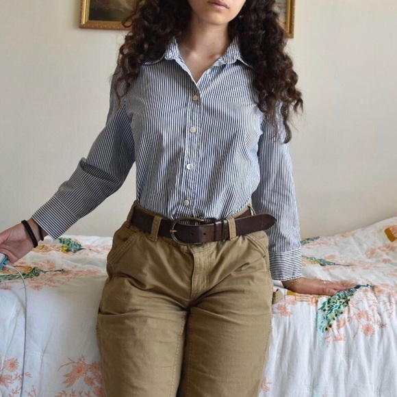 Classy and simple striped collared button down shirt - Picture 3 of 4